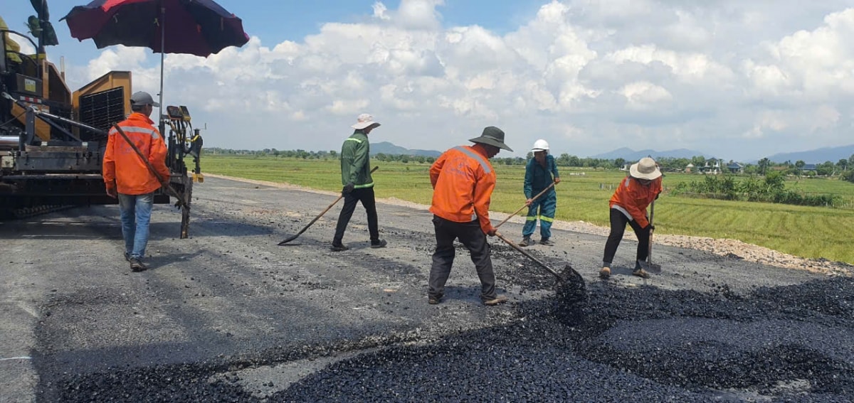  vuot nang tren cong truong du an cao toc bac-nam doan qua ha tinh hinh anh 3