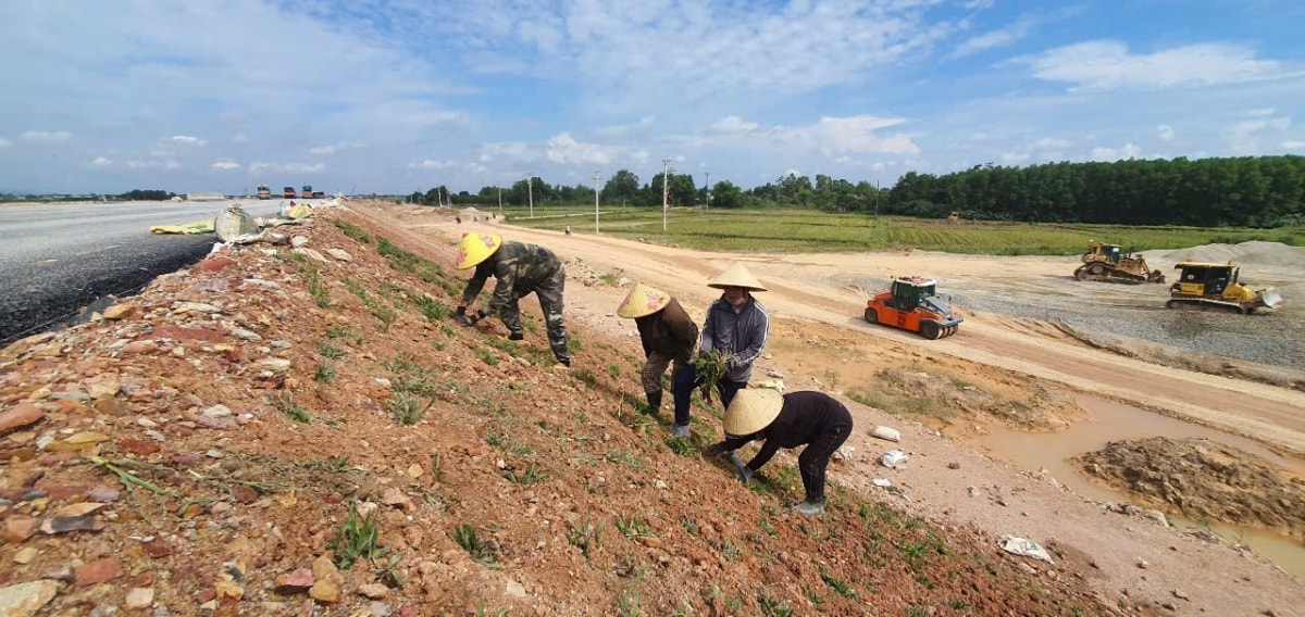  vuot nang tren cong truong du an cao toc bac-nam doan qua ha tinh hinh anh 5