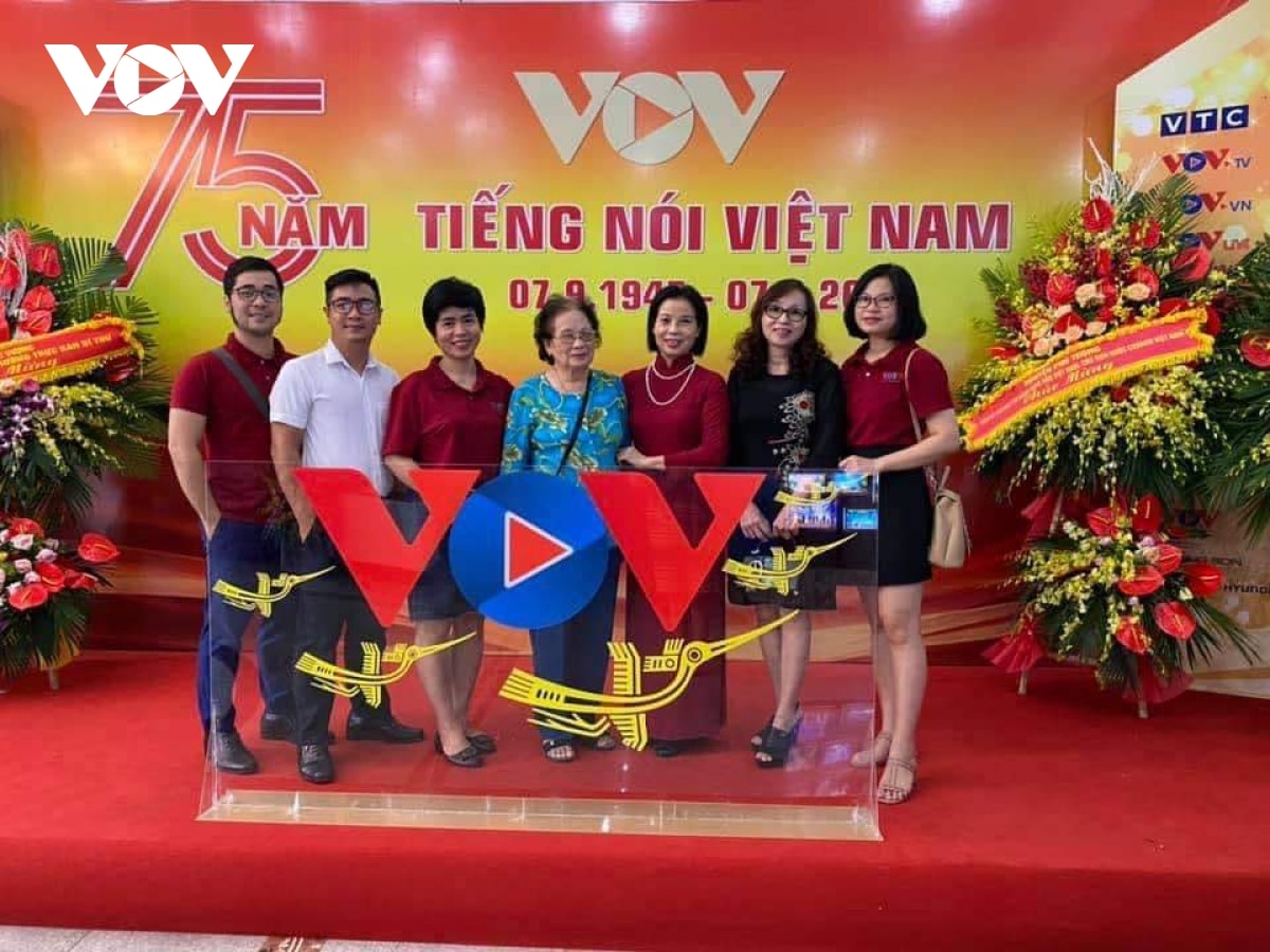 phat thanh tieng lao 70 nam gop phan vun dap tinh huu nghi viet nam-lao hinh anh 2