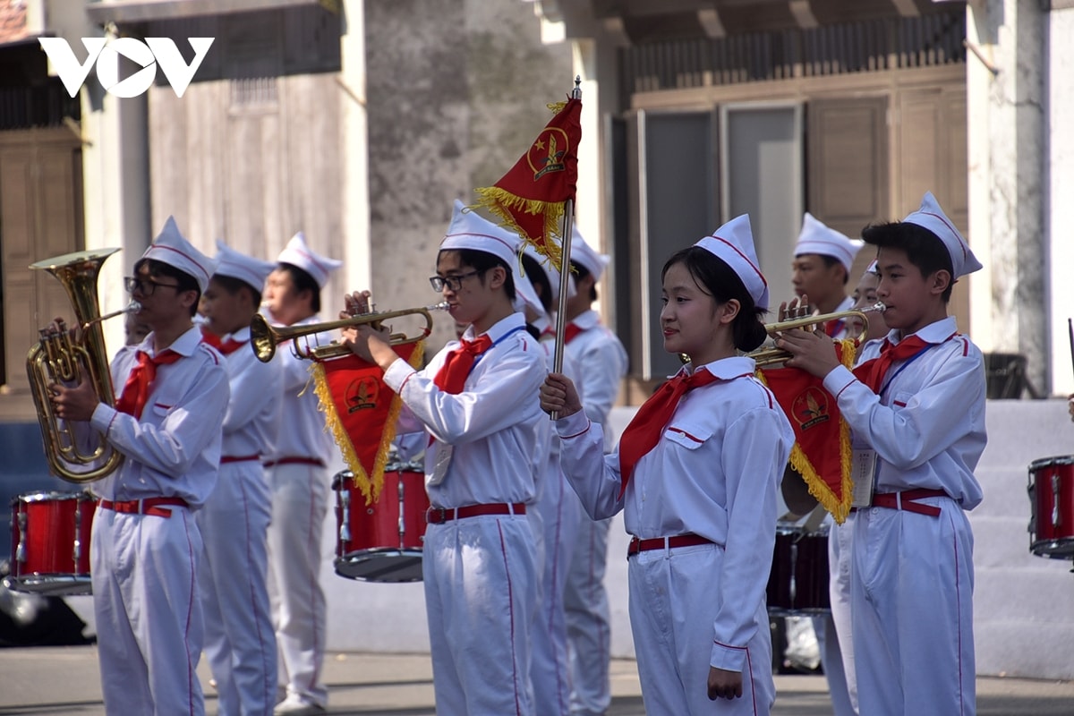 man trinh dien hoanh trang cua 8.000 nguoi trong ngay hoi van hoa vi hoa binh hinh anh 11