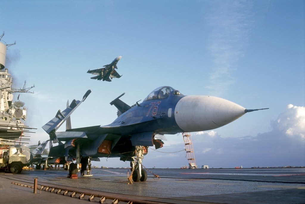 Chiến đấu cơ Su-33 của Nga.