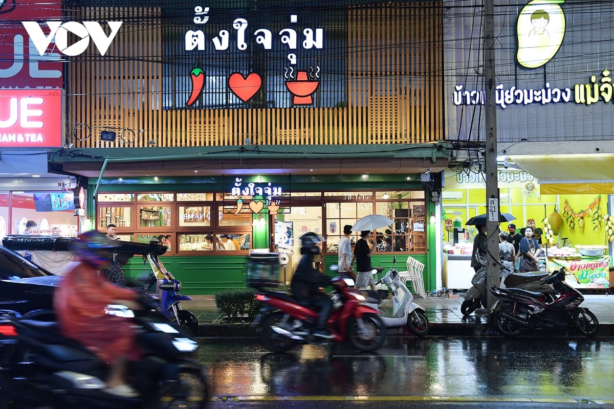 kham pha pho am thuc banthat thong voi du loai mon ngon o bangkok hinh anh 2