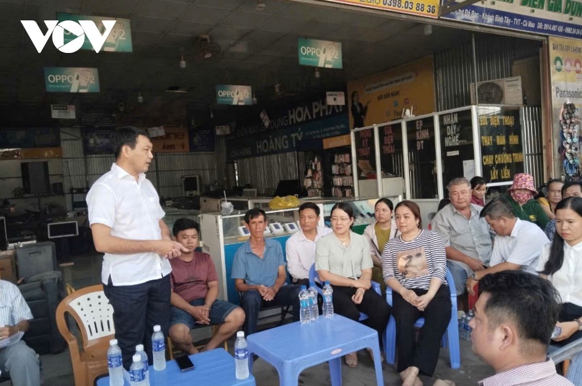 cà mau hỗ trợ người dân trong vụ cháy thiệt hại hơn 2 tỷ đồng hình ảnh 1 ca mau ho tro nguoi dan trong vu chay thiet hai hon 2 ty dong hinh anh 1