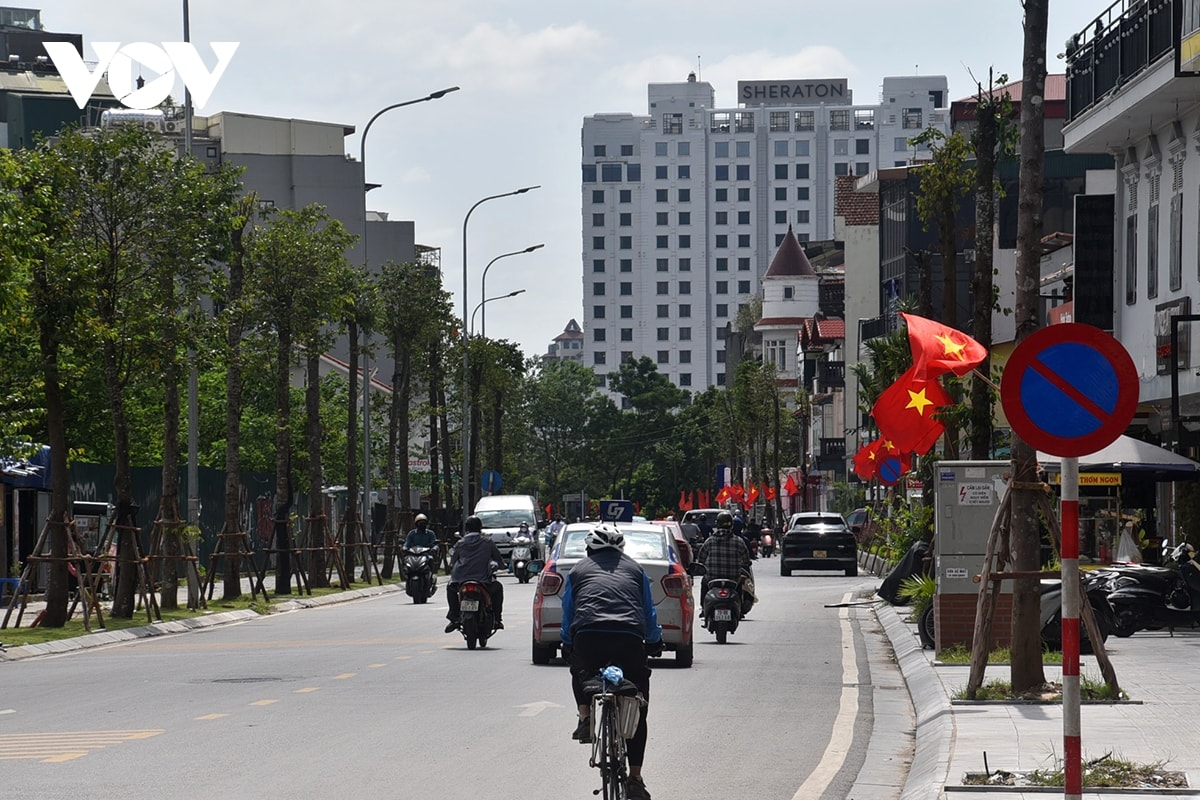 can canh tuyen duong ven song hong cong mem mai nhat o ha noi hinh anh 9