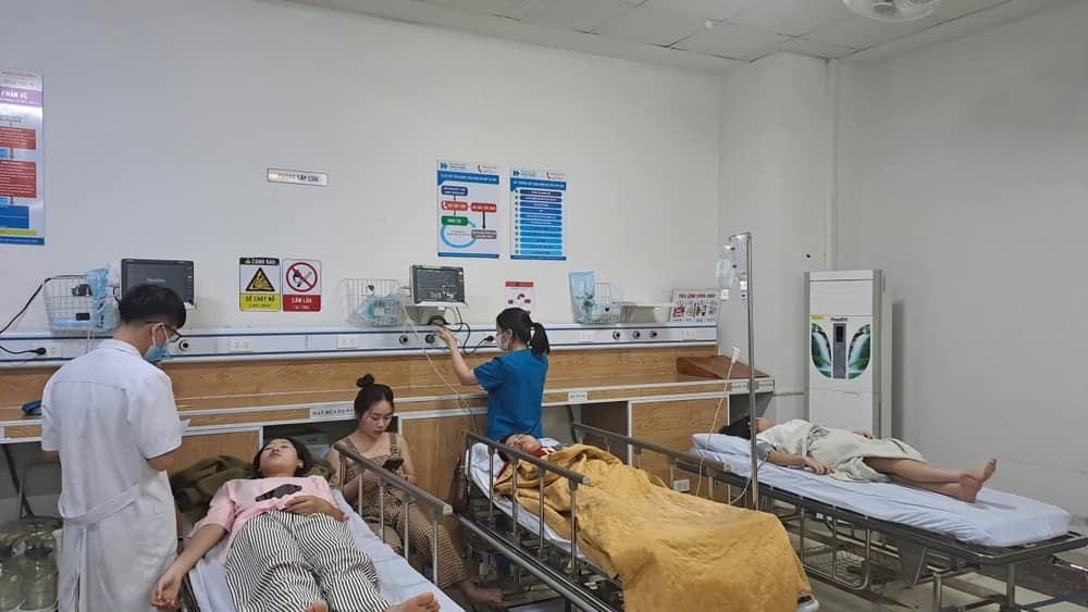 40 học sinh, sinh viên cao đẳng lào cai tiêu chảy, nôn, sốt phải nhập viện hình ảnh 1 40 hoc sinh, sinh vien cao dang lao cai tieu chay, non, sot phai nhap vien hinh anh 1