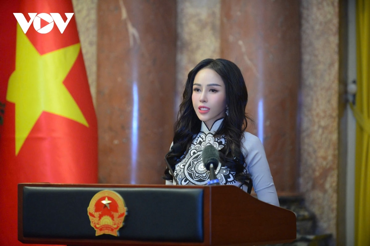 tổng bí thư, chủ tịch nước tô lâm gặp gỡ đại diện giới doanh nhân việt nam hình ảnh 2 tong bi thu, chu tich nuoc to lam gap go dai dien gioi doanh nhan viet nam hinh anh 2