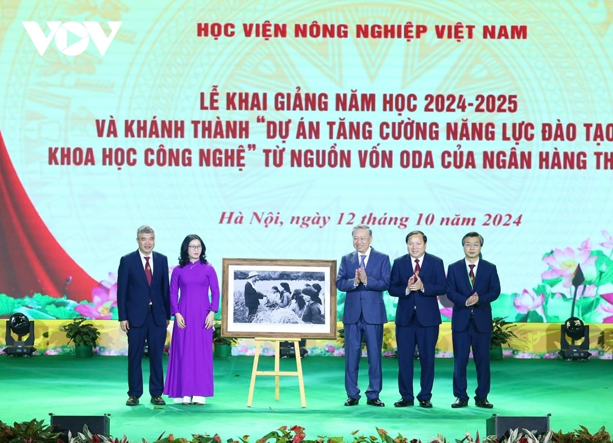 tong bi thu, chu tich nuoc du le khai giang cua hoc vien nong nghiep viet nam hinh anh 1