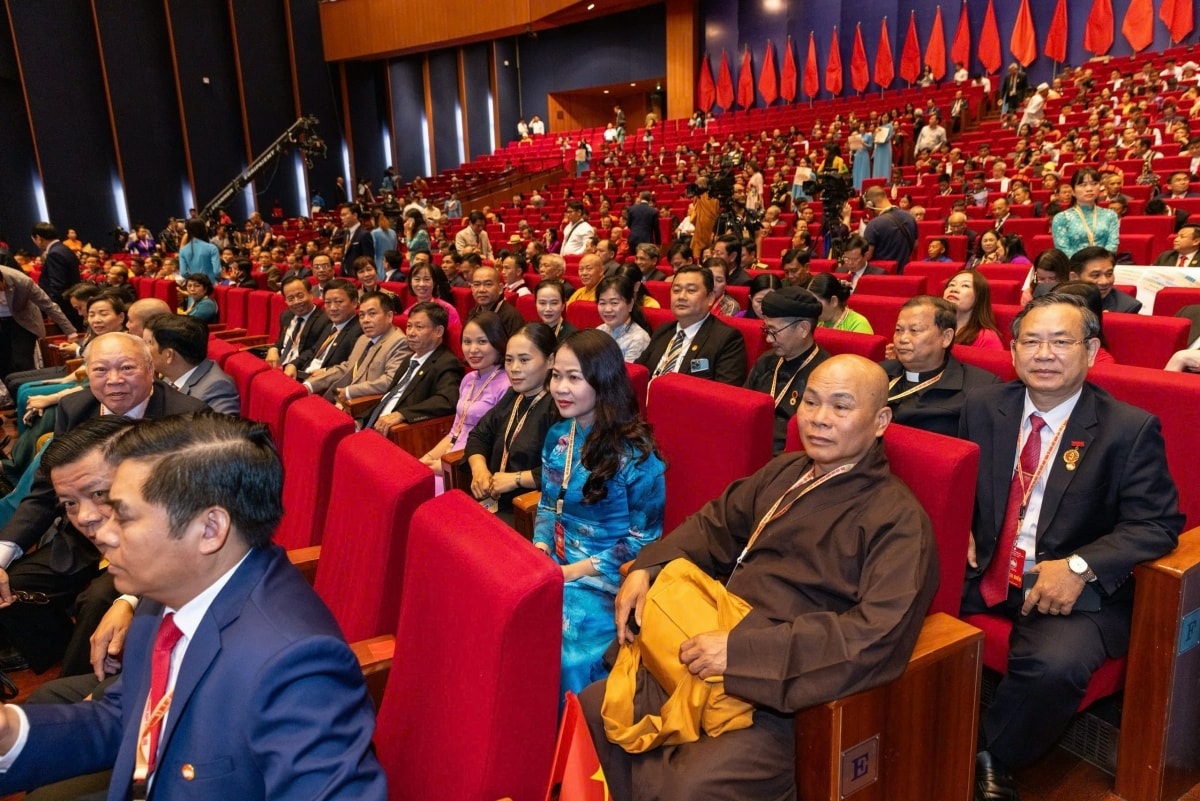 Ông Đỗ văn chiến tiếp tục giữ chức chủ tịch mặt trận tổ quốc việt nam khóa x hình ảnh 5 Ong Do van chien tiep tuc giu chuc chu tich mat tran to quoc viet nam khoa x hinh anh 5