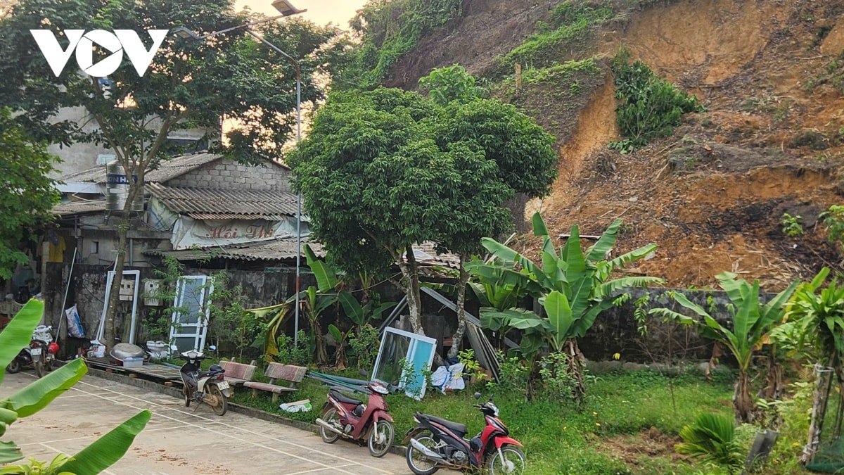bạt mái taluy, xử lý sạt lở ở yên bái còn nhiều gian nan hình ảnh 3 bat mai taluy, xu ly sat lo o yen bai con nhieu gian nan hinh anh 3