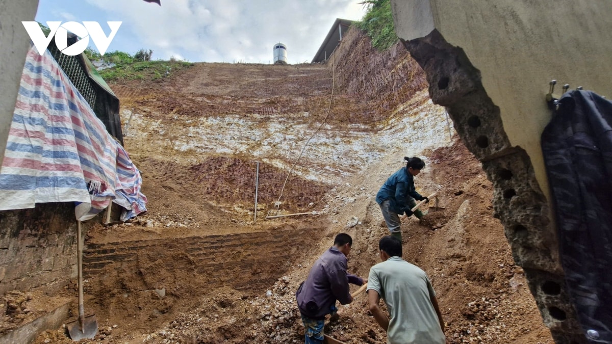bạt mái taluy, xử lý sạt lở ở yên bái còn nhiều gian nan hình ảnh 11 bat mai taluy, xu ly sat lo o yen bai con nhieu gian nan hinh anh 11