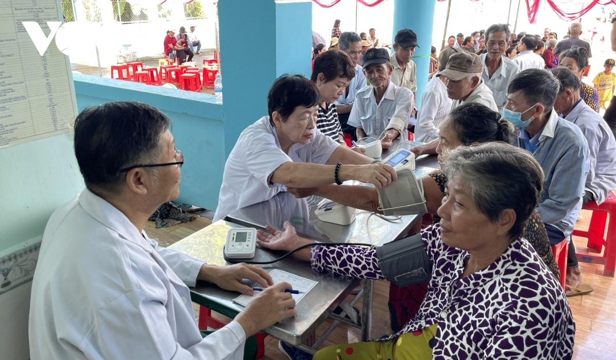 ca mau nhieu hoat dong ho tro ngu dan bam bien, giu chu quyen hinh anh 2