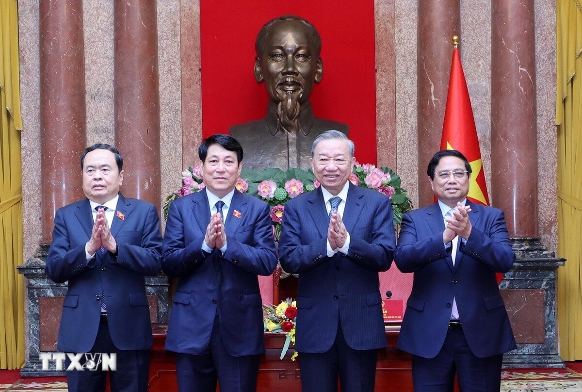 Tổng Bí thư Tô Lâm, Chủ tịch nước Lương Cường, Thủ tướng Phạm Minh Chính và Chủ tịch Quốc hội Trần Thanh Mẫn tại lễ bàn giao công tác của Chủ tịch nước.