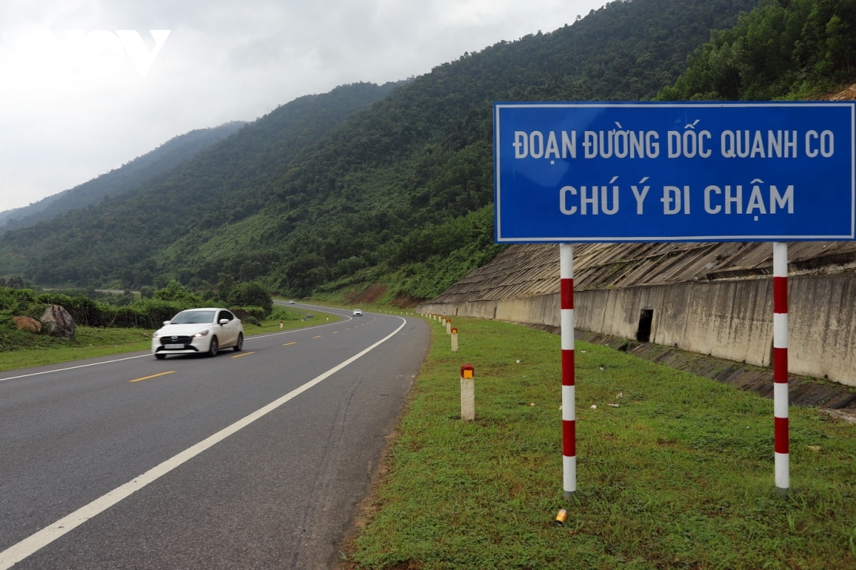 canh bao sat lo, sut truot dat tren cao toc la son - hoa lien hinh anh 1