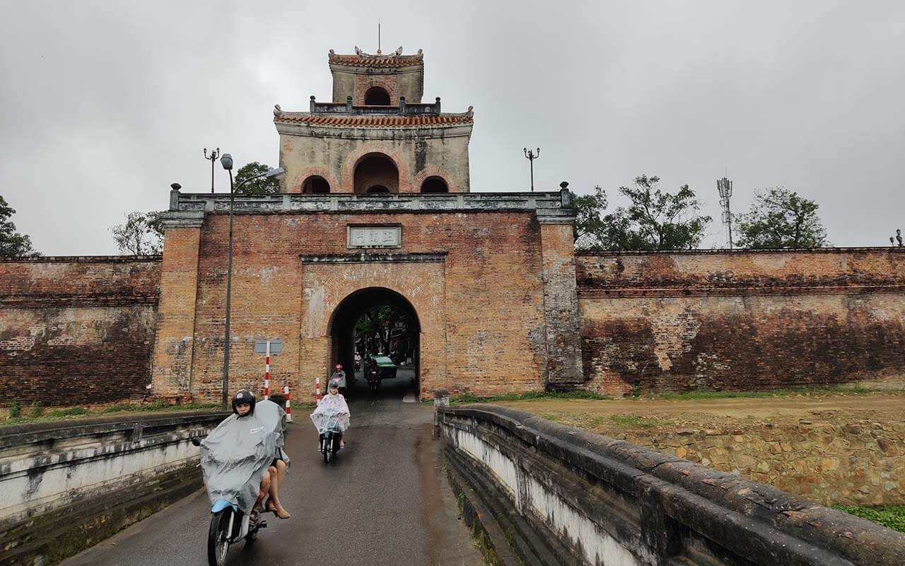 Một cửa thành thuộc kinh thành Huế.