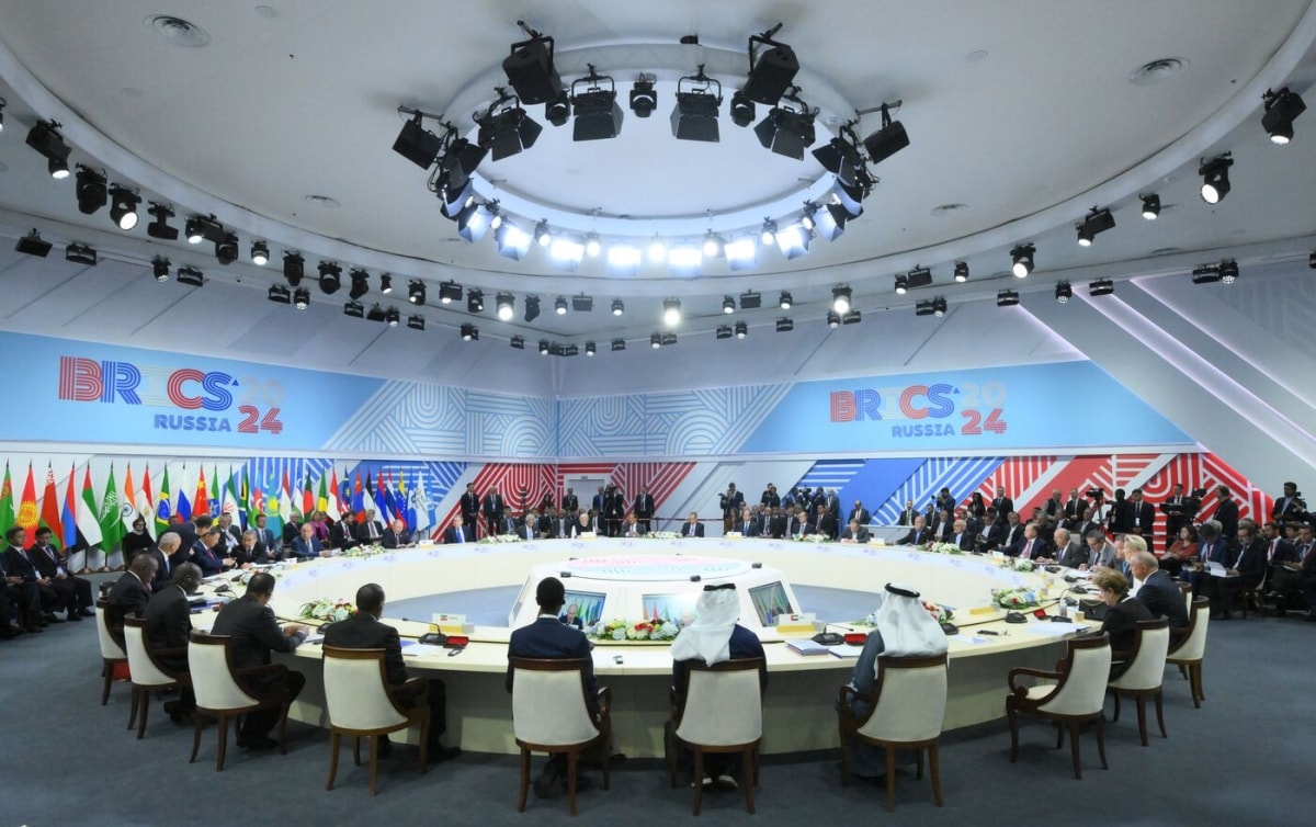 tổng thống nga vladimir putin chủ trì lễ đón và chiêu đãi hội nghị brics và brics hình ảnh 3 tong thong nga vladimir putin chu tri le don va chieu dai hoi nghi brics va brics hinh anh 3