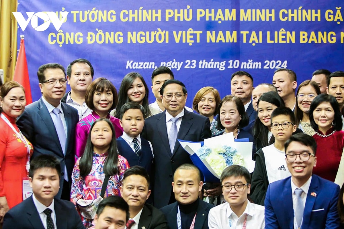 thu tuong pham minh chinh gap go cong dong nguoi viet tai lien bang nga hinh anh 2