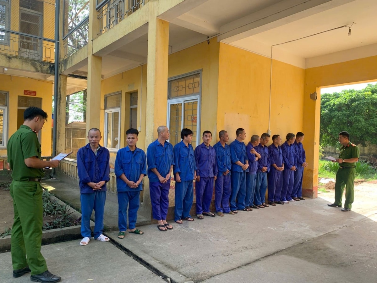 triệt phá đường dây cá độ bóng đá, cho vay lãi nặng với quy mô hơn 500 tỷ đồng hình ảnh 1 triet pha duong day ca do bong da, cho vay lai nang voi quy mo hon 500 ty dong hinh anh 1