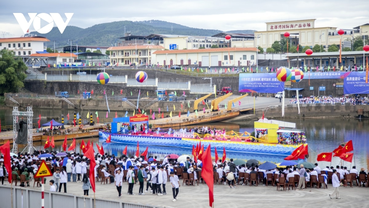 Day manh doi ngoai khu vuc bien gioi hoa binh, on dinh, hop tac va phat trien hinh anh 4