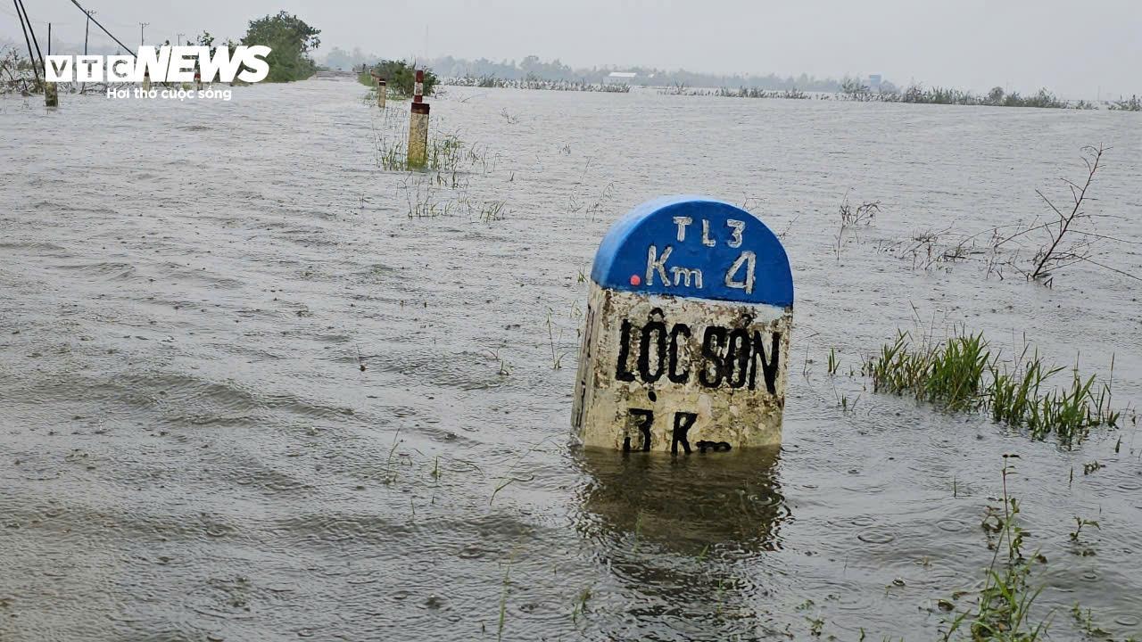 Mưa lớn ở Huế - Quảng Trị gây ngập úng, nguy cơ lũ chồng lũ - 1