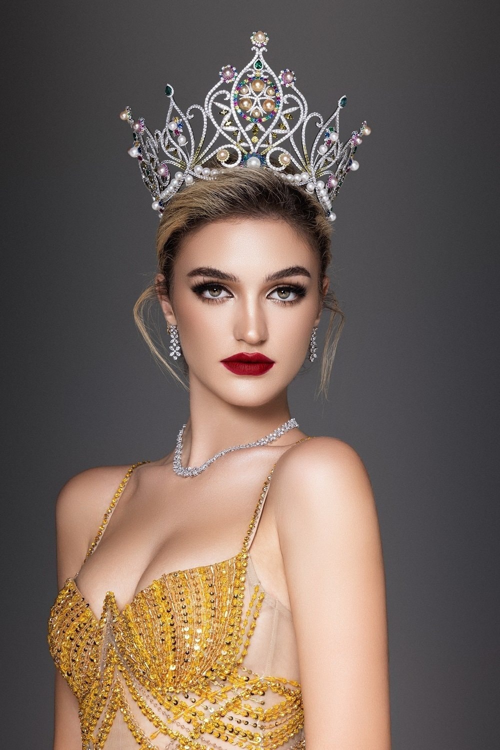 Trong nhiệm kỳ, Miss Earth 2023 - Drita Ziri đã tham gia nhiều hoạt động bảo vệ môi trường và cộng đồng. Cô đã khởi xướng và tham gia vào các chiến dịch trồng cây xanh, dọn dẹp bãi biển và nâng cao nhận thức về biến đổi khí hậu. Drita đã cùng tổ chức Miss Earth thực hiện nhiều buổi hội thảo và sự kiện nhằm kêu gọi cộng đồng cùng hành động vì môi trường. Cô cũng đã hợp tác với các tổ chức phi chính phủ và các doanh nghiệp để thực hiện các dự án bảo vệ môi trường bền vững