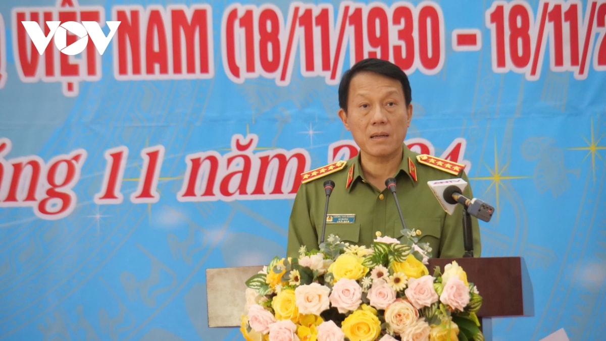 bộ trưởng lương tam quang dự ngày hội Đại đoàn kết cùng người dân lào cai hình ảnh 1 bo truong luong tam quang du ngay hoi Dai doan ket cung nguoi dan lao cai hinh anh 1