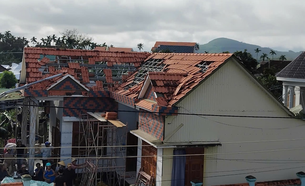 lốc xoáy làm 36 nhà dân ở quảng ngãi bị tốc mái hình ảnh 4 loc xoay lam 36 nha dan o quang ngai bi toc mai hinh anh 4