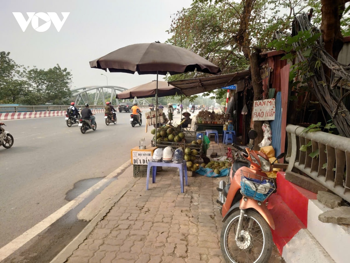 nhuc nhoi tinh trang ban hang rong bua vay Dai lo thang long hinh anh 2