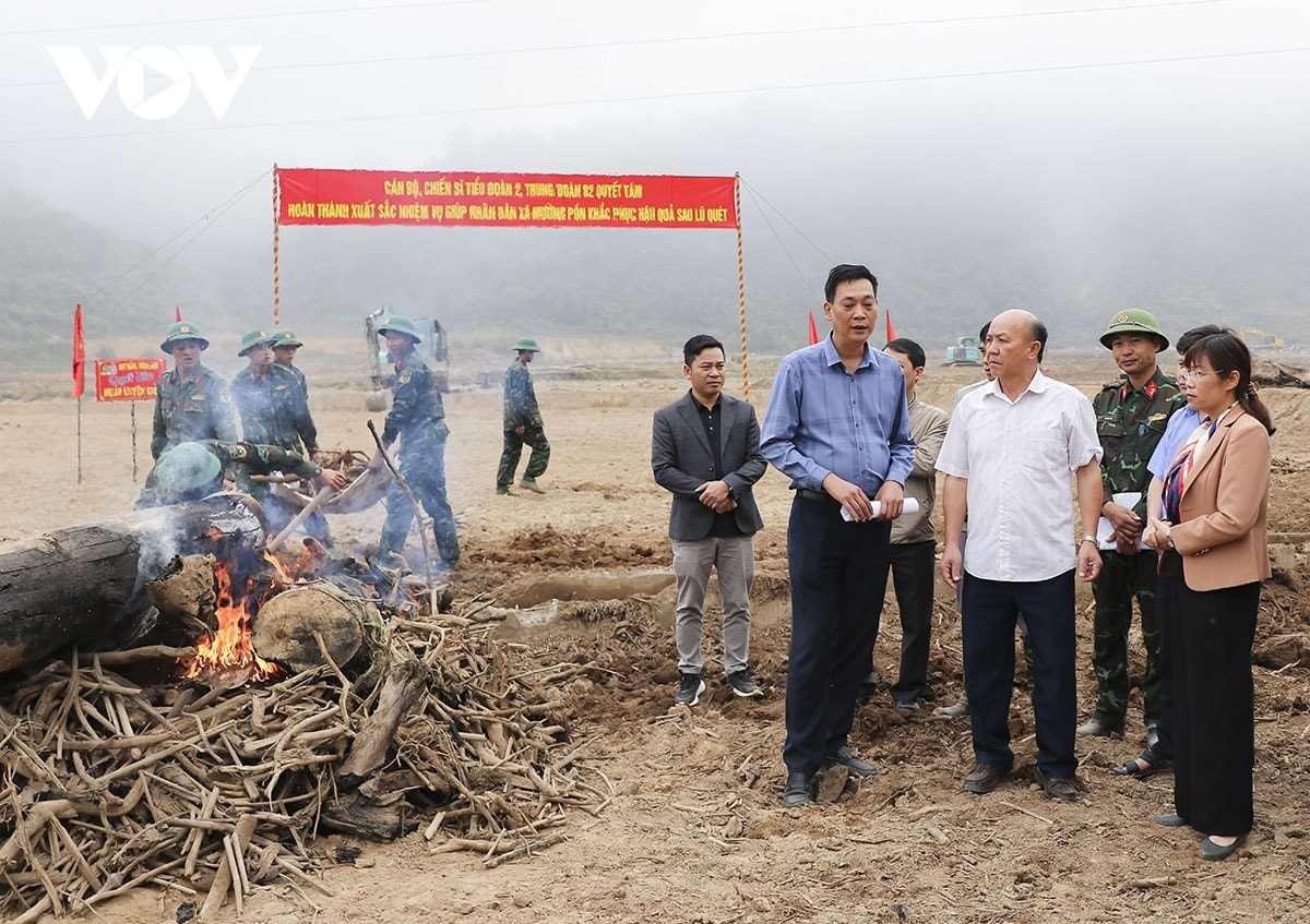 tung buoc on dinh doi song nguoi dan vung lu muong pon, Dien bien hinh anh 4