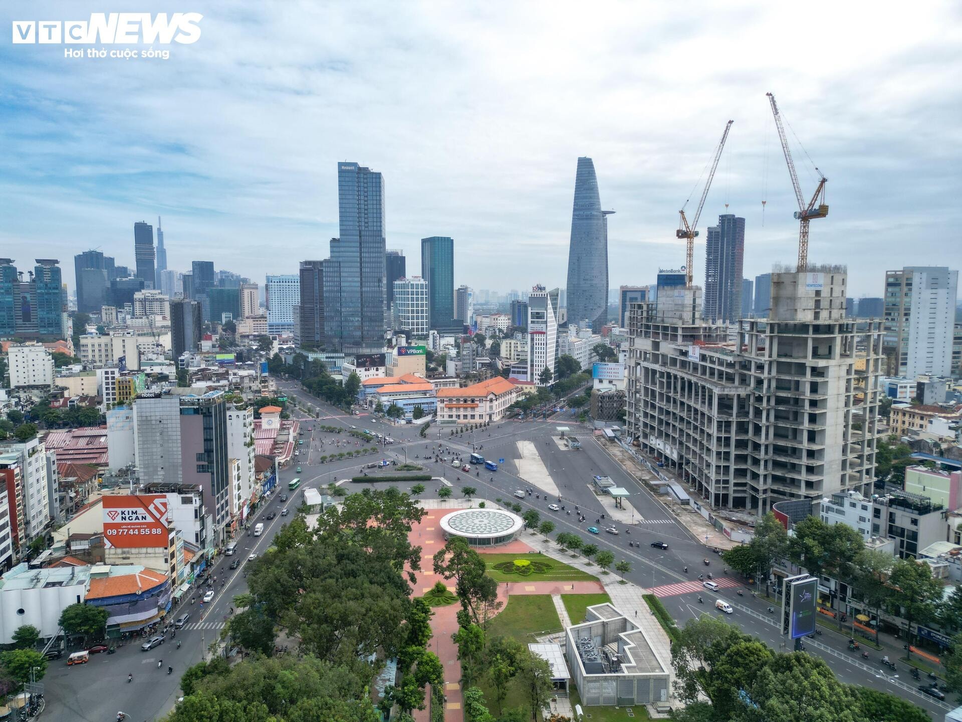 Cận cảnh ga ngầm lớn nhất Metro 1 TP.HCM trước ngày vận hành thương mại - 1