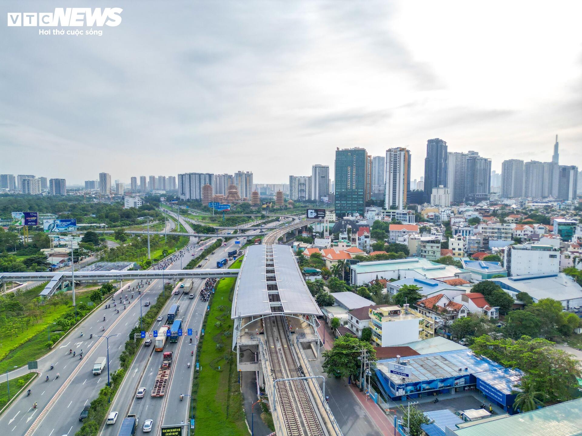 Cận cảnh ga ngầm lớn nhất Metro 1 TP.HCM trước ngày vận hành thương mại - 16