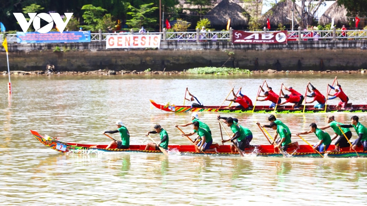 nguoi dan Dbscl hao hung dua ghe ngo va dua vo composite hinh anh 17