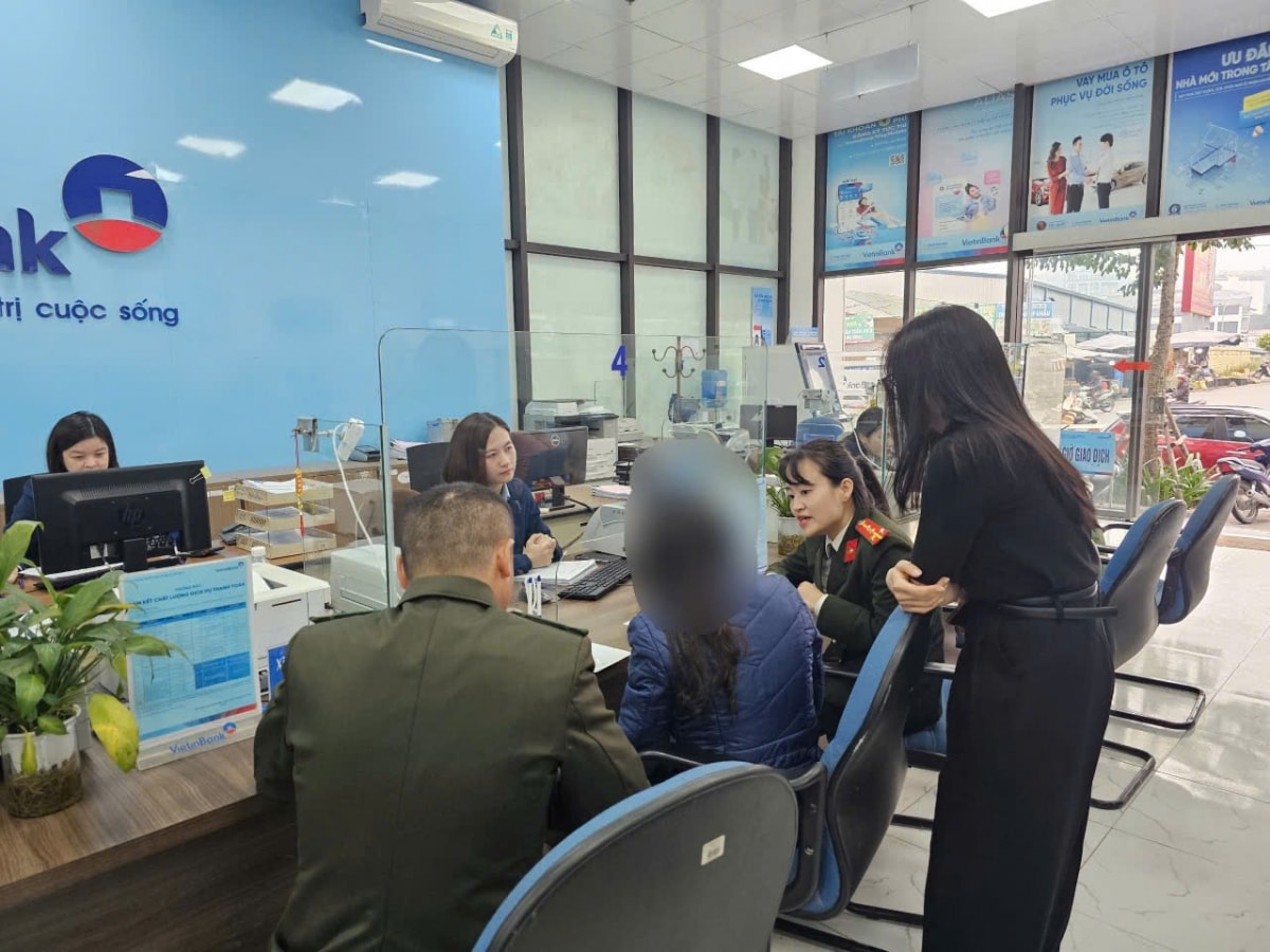 kịp thời ngăn chặn vụ lừa đảo chuyển tiền qua mạng hình ảnh 1 kip thoi ngan chan vu lua dao chuyen tien qua mang hinh anh 1
