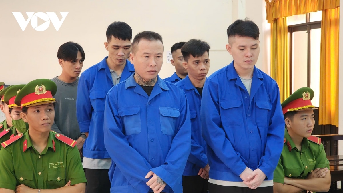 len mang xa hoi mua 14 khau sung, mang di gay roi, 7 bi cao lanh an tu hinh anh 1