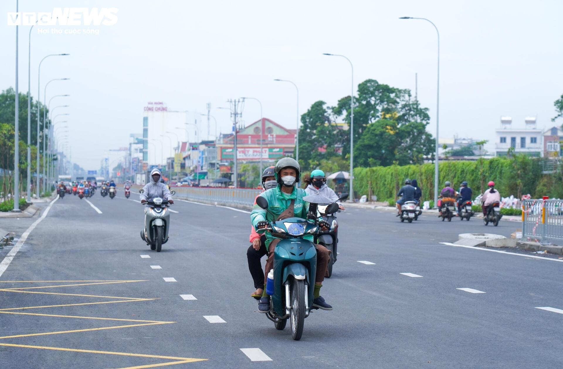 Diện mạo mới đường kết nối sân bay Tân Sơn Nhất trước ngày thông xe - 15