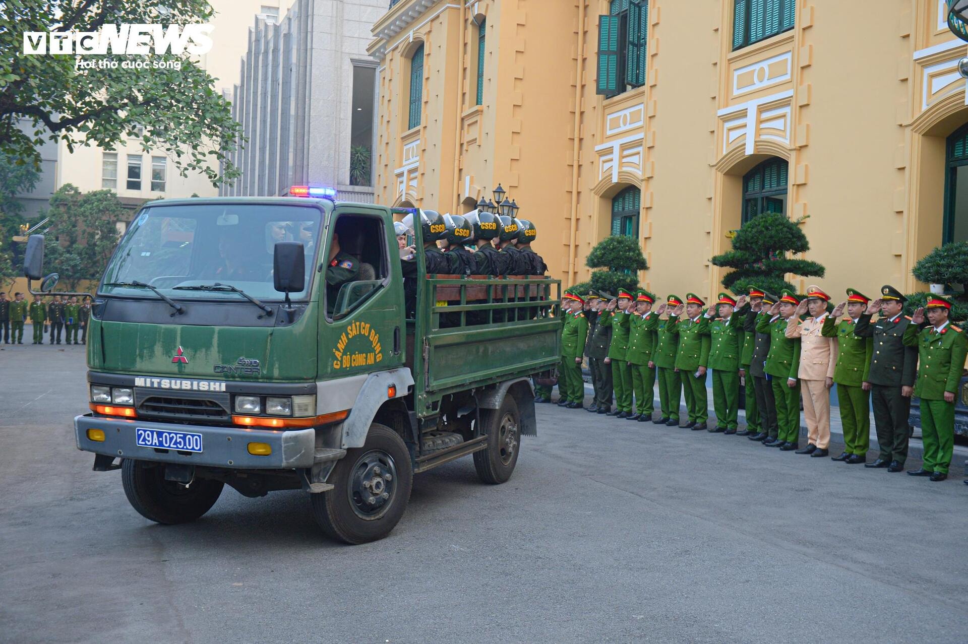 Công an Hà Nội triển khai mô hình 141 mới, trấn áp 'quái xế', tội phạm đường phố - 7