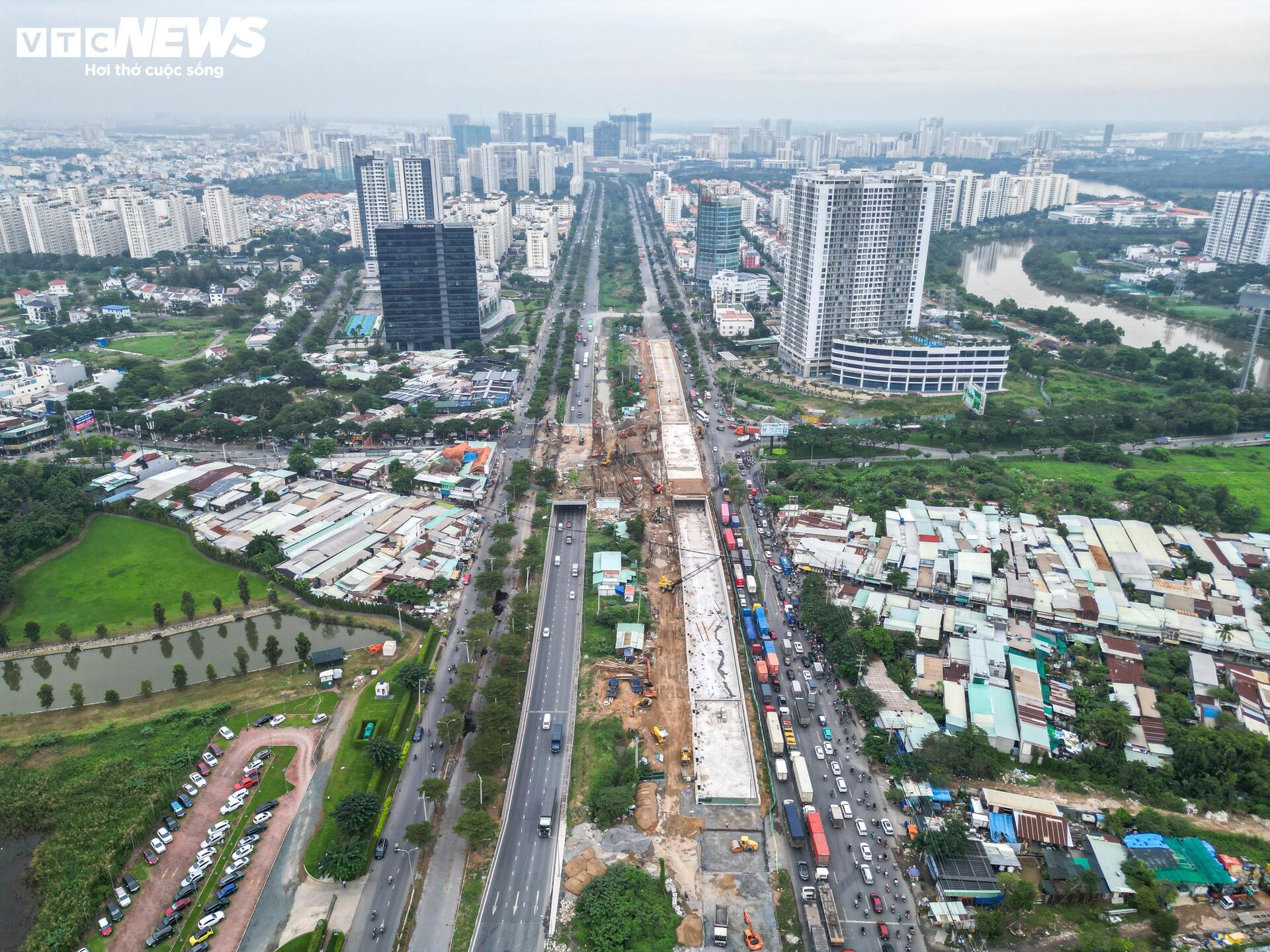 Diện mạo hầm chui 830 tỷ 'giải cứu' ùn tắc cửa ngõ TP.HCM trước ngày thông xe - 1