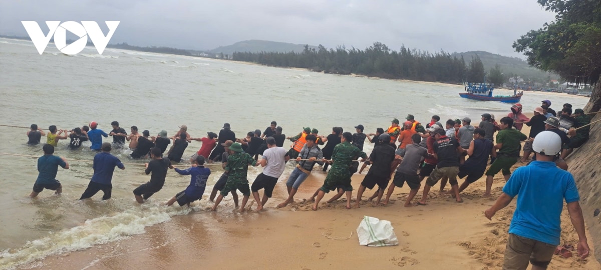 phu yen giai cuu thanh cong tau ca mac can tai cua bien hinh anh 1