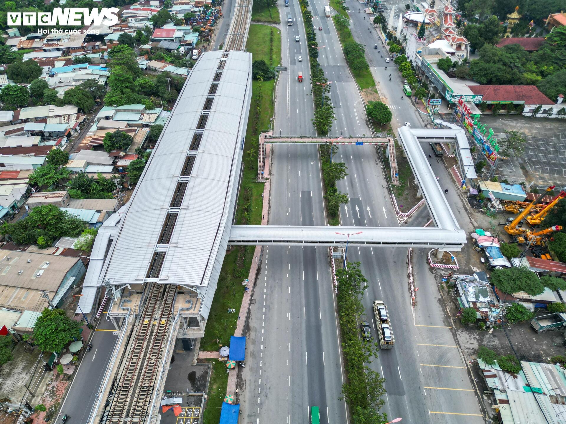 Cận cảnh loạt cầu bộ hành nối Metro Bến Thành-Suối Tiên - 8