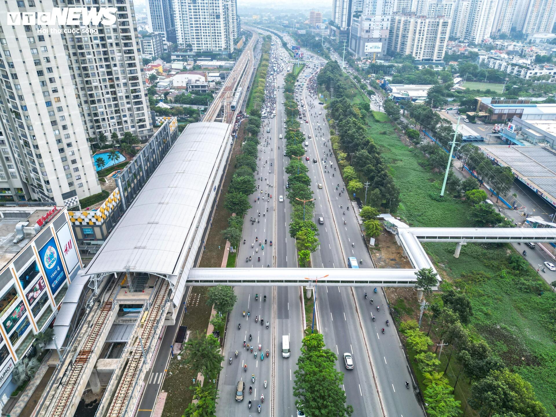 Cận cảnh loạt cầu bộ hành nối Metro Bến Thành-Suối Tiên - 10