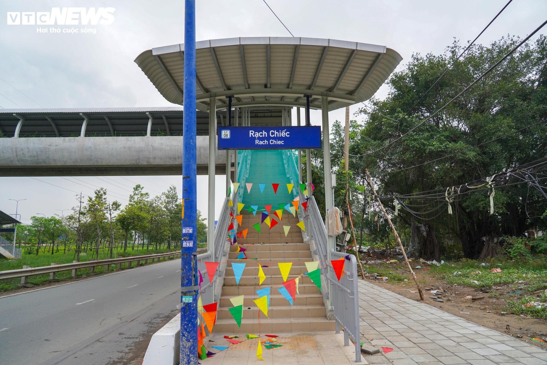 Cận cảnh loạt cầu bộ hành nối Metro Bến Thành-Suối Tiên - 3