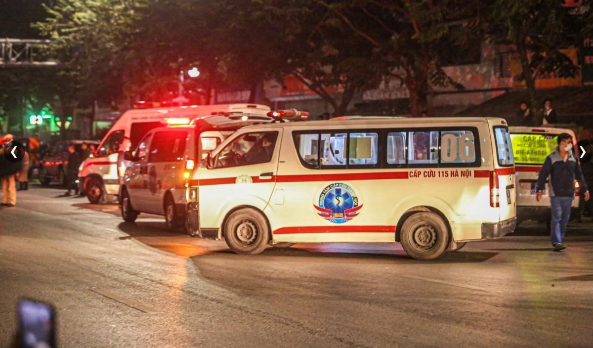 hien truong vu chay quan hat khien 11 nguoi chet o duong pham van Dong, ha noi hinh anh 8