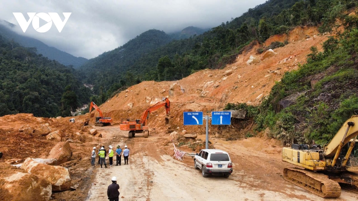 thông xe qua đèo khánh lê trên quốc lộ 27c - nha trang - Đà lạt vào 7h ngày 22 12 hình ảnh 2 thong xe qua deo khanh le tren quoc lo 27c - nha trang - Da lat vao 7h ngay 22 12 hinh anh 2