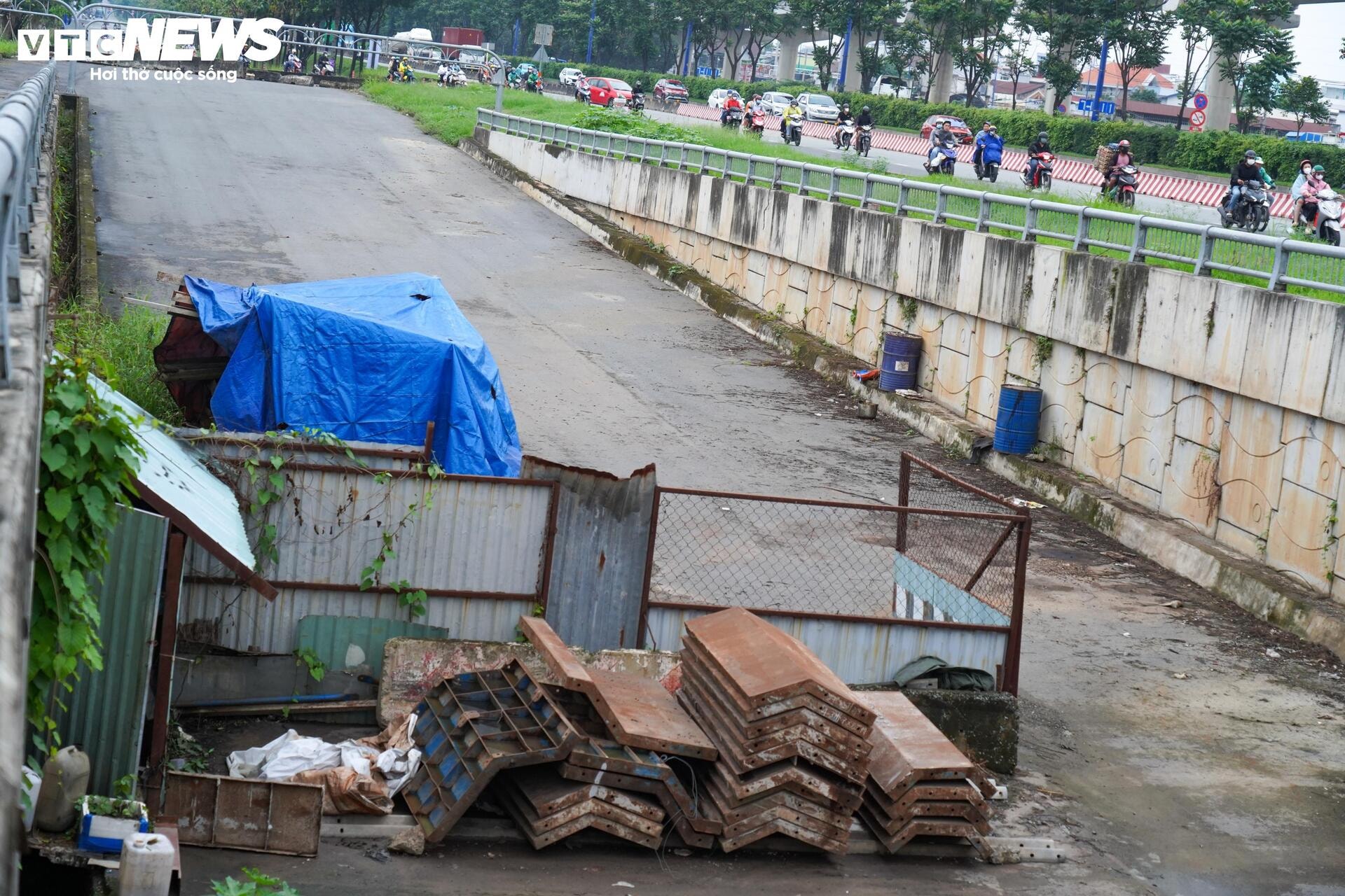 Cận cảnh 1km hầm chui xây 8 năm không xong ở cửa ngõ TP.HCM - 6