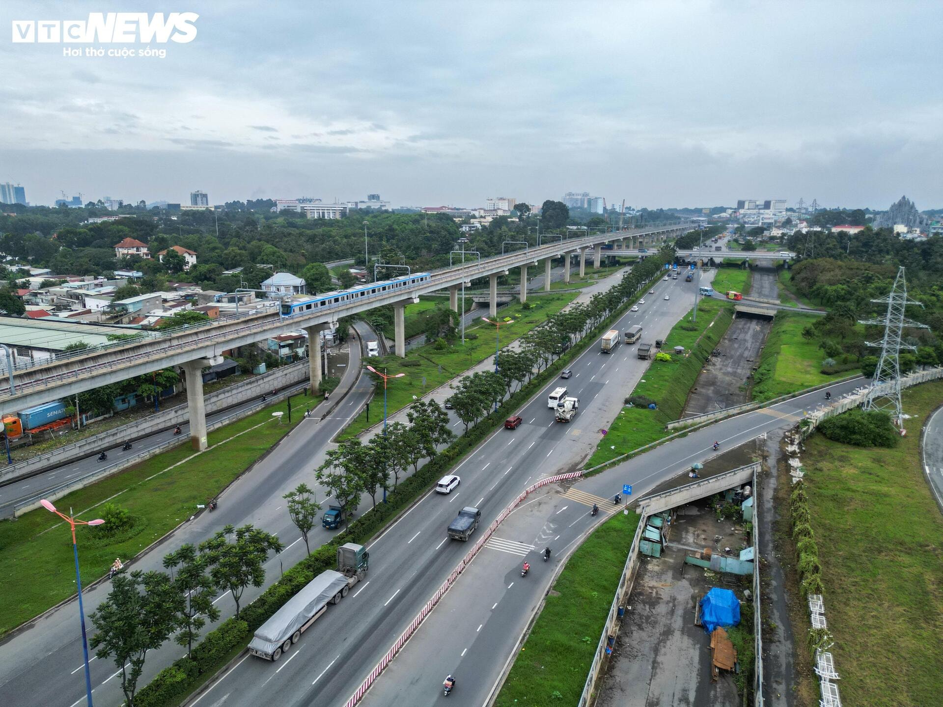 Cận cảnh 1km hầm chui xây 8 năm không xong ở cửa ngõ TP.HCM - 3