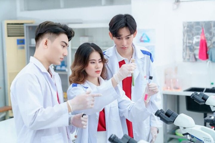 Bộ Y tế đề xuất hỗ trợ 100% học phí, cấp sinh hoạt phí cho sinh viên ngành Y. (Ảnh minh hoạ)