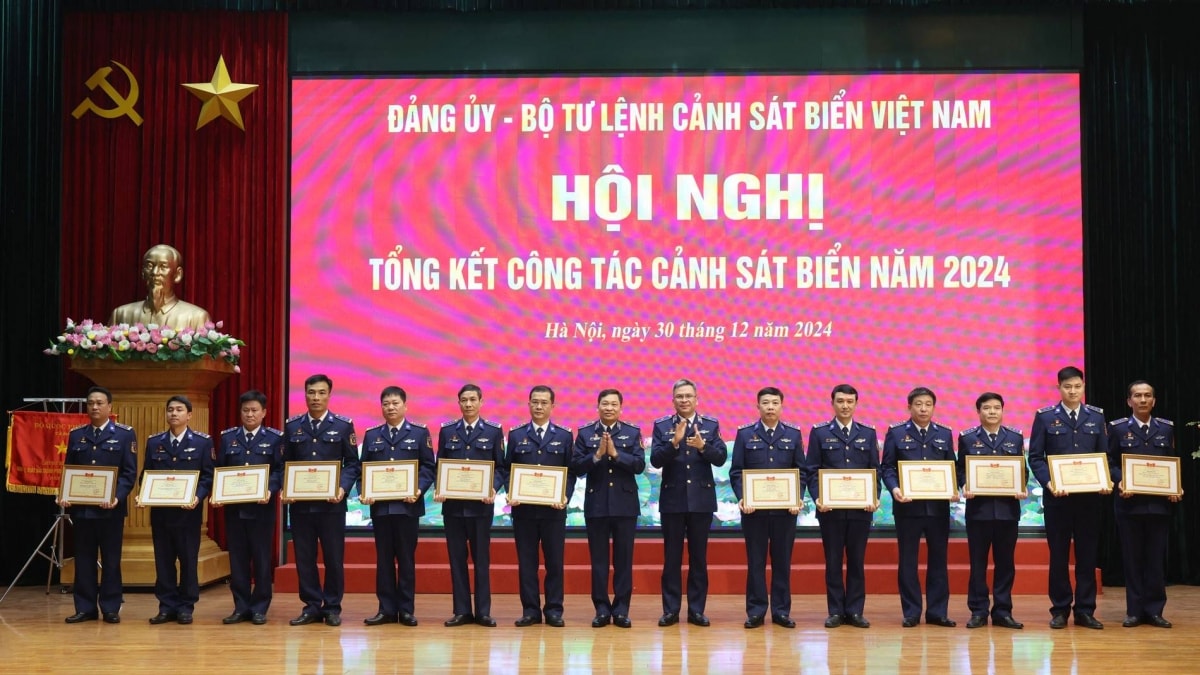 canh sat bien bat giu hon 1.600 vu vi pham, bao dam an toan an ninh tren bien hinh anh 4