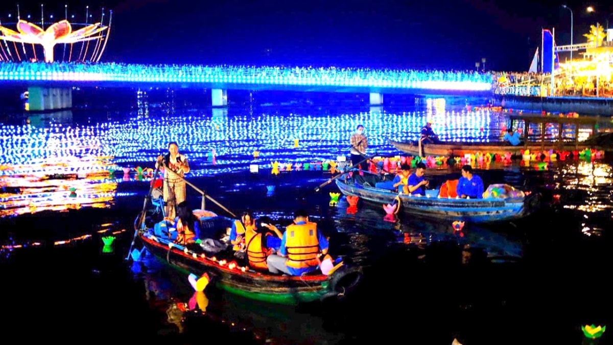 người dân Đồng bằng sông cửu long tưng bừng đón năm mới 2025 hình ảnh 2 nguoi dan Dong bang song cuu long tung bung don nam moi 2025 hinh anh 2