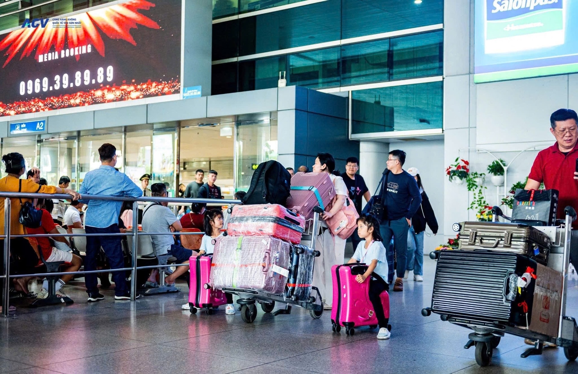 Sân bay thông thoáng trong ngày đầu năm mới.