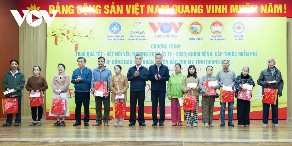 vov mien trung va cac don vi dong hanh mang tet som den dong bao ngheo quang nam hinh anh 11