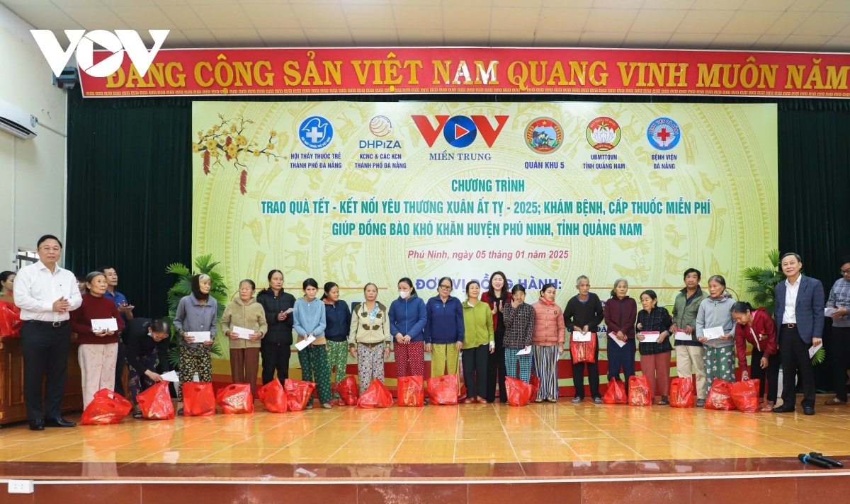 vov mien trung va cac don vi dong hanh mang tet som den dong bao ngheo quang nam hinh anh 17